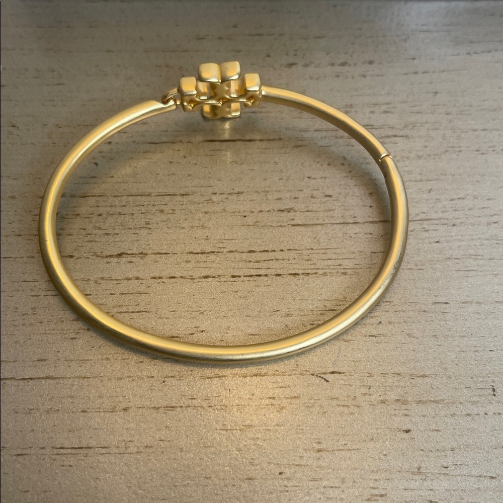 Tory Burch Matte Gold Logo Bangle - Picture 4 of 4